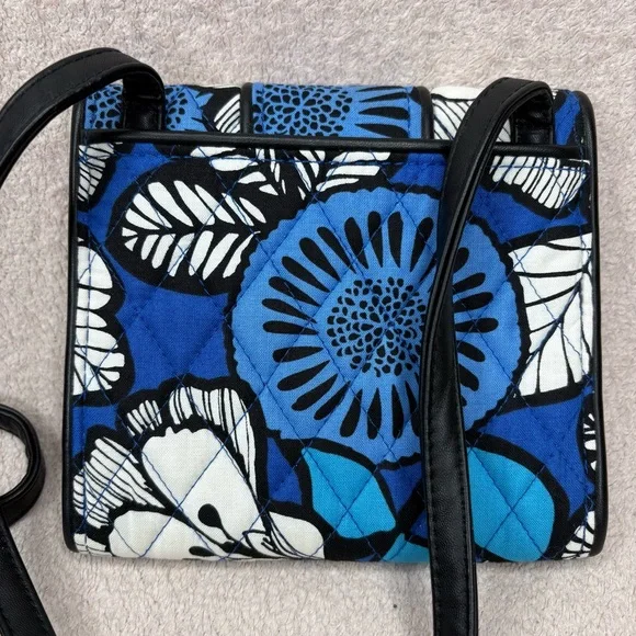 Vera Bradley Mini Turn Lock Crossbody Bag Quilted Purse Blue & White Preppy Boho - Picture 4 of 10